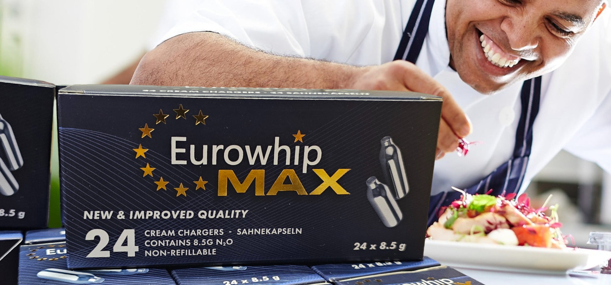 Eurowhip N2O-Kapseln für Kreativität in der heimischen Küche und perfekt für Gourmetdesserts. Die Eurowhip MAX 8.5g Sahnekapseln sind aus hochwertigem, recycelbarem Stahl gefertigt und bieten eine zuverlässige und sichere Anwendung. Jede Kapsel enthält 8,5 Gramm reinen N2O-Gases, was eine längere und konsistentere Leistung bei der Zubereitung Ihrer kulinarischen Kreationen gewährleistet.